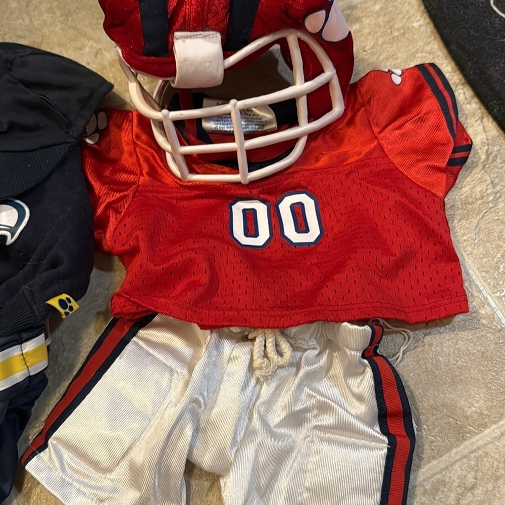 Football Lot ๐ - Picture 2 of 3